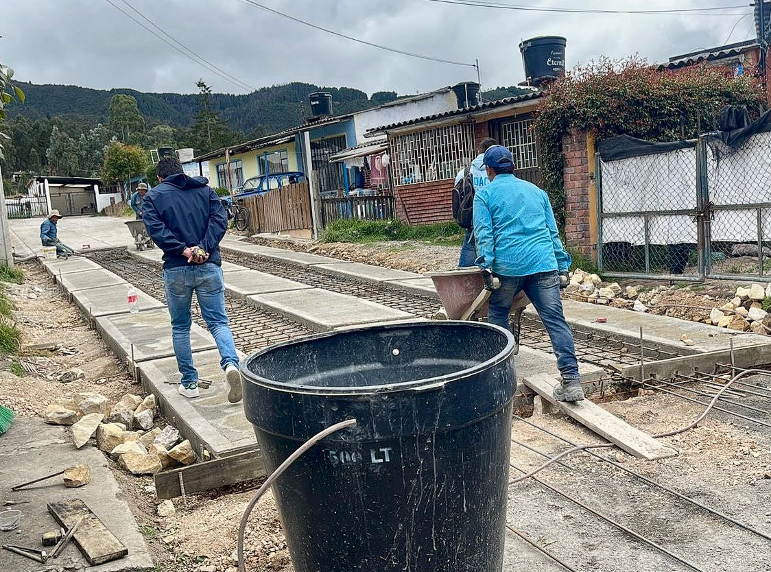 Avanza la construcción de |placa huella| en la vereda Gratamira de |Sopó|