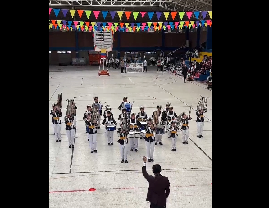 Presentación en tarima del IV |Festival de Bandas Marciales| + Video