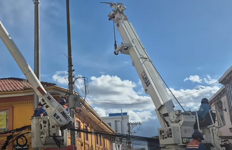 |Cajicá| avanza con la subterranización del cableado en el |Parque Principal| + Video