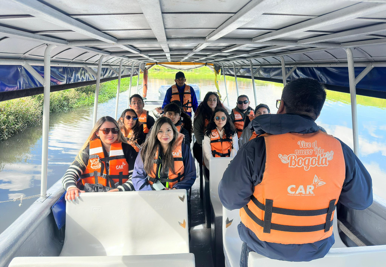 Jóvenes Voluntarios Recorrieron el |Río Bogotá| en Jornada de |Educación Ambiental|