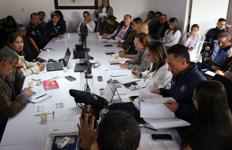 Instalan |Comité Municipal| de Gestión del Riesgo para Evaluar Situación en el |Sector Quindingua|