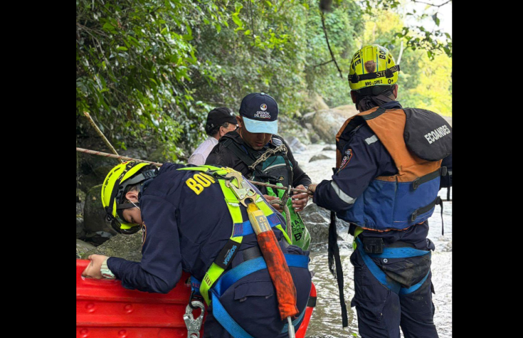 Hallan sin vida al señor |Luis Fernando Farías| tras creciente del |río Calandaima|
