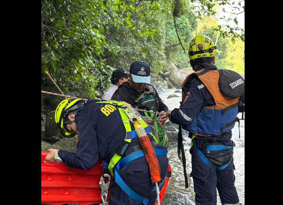 Hallan sin vida al señor |Luis Fernando Farías| tras creciente del |río Calandaima|