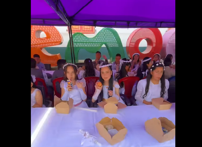 Administración Municipal Acompañó la |Primera Comunión| de Más de 100 Niños en |Nemocón| + Video