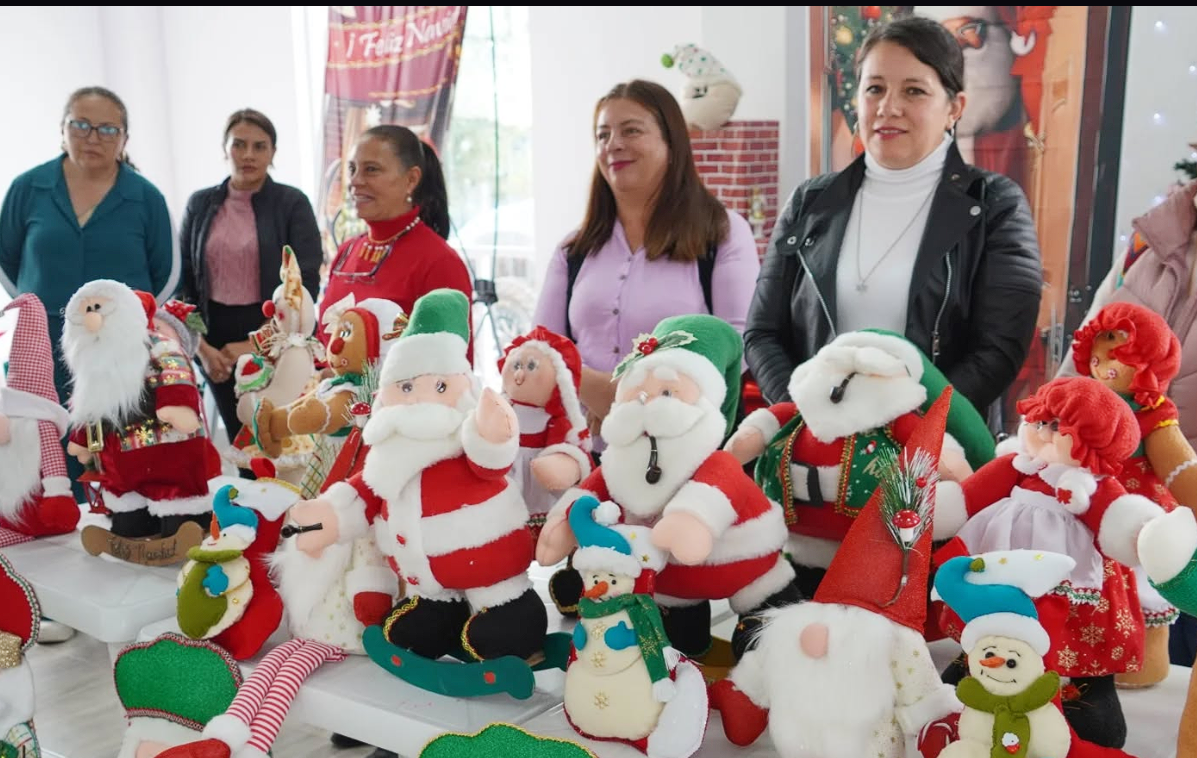 |Mujeres| de |Cogua| Culminan Curso de Elaboración de |Muñecos Navideños|