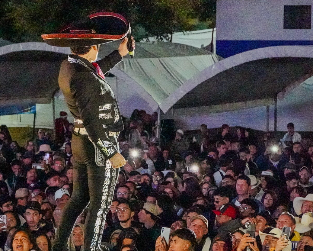 |Sopó| vibró con la Noche de Despecho en la apertura del |Gran Festival| 2025