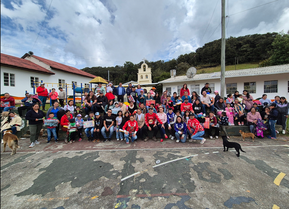 La |Ruta Navideña| 2025 llena de alegría y esperanza a la comunidad de |Cogua|