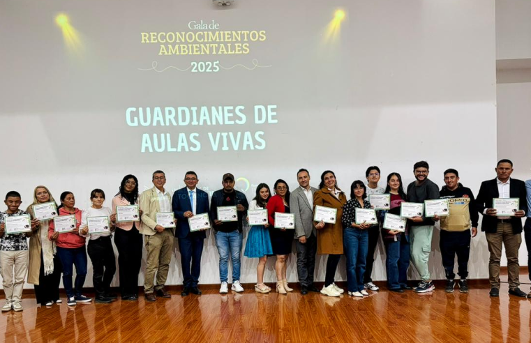 Gala de |Reconocimientos Ambientales| destacó el compromiso con la |protección del entorno|