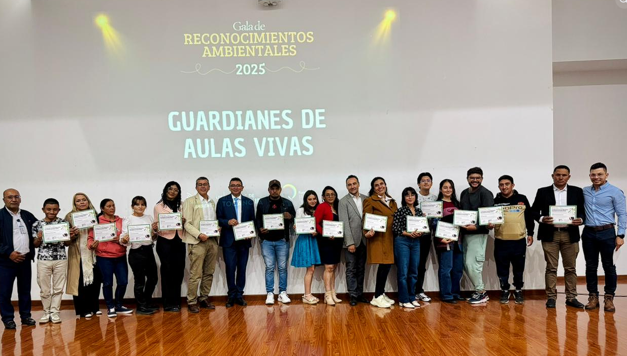 Gala de |Reconocimientos Ambientales| destacó el compromiso con la |protección del entorno|
