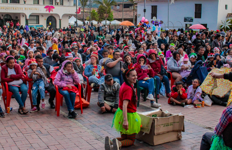 El sexto día de la |Novena de Aguinaldos| se vivió en comunidad y reflexión en torno al |amor|