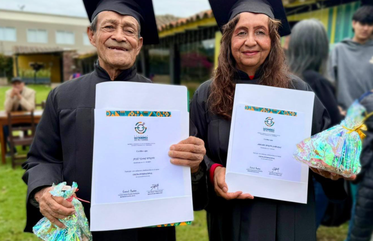 |Adultos mayores| de |Chía| culminan con éxito programas de desarrollo y |emprendimiento|