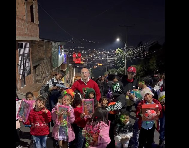 |Zipaquirá| celebró la Navidad junto a niños y niñas de los |barrios altos| + Video