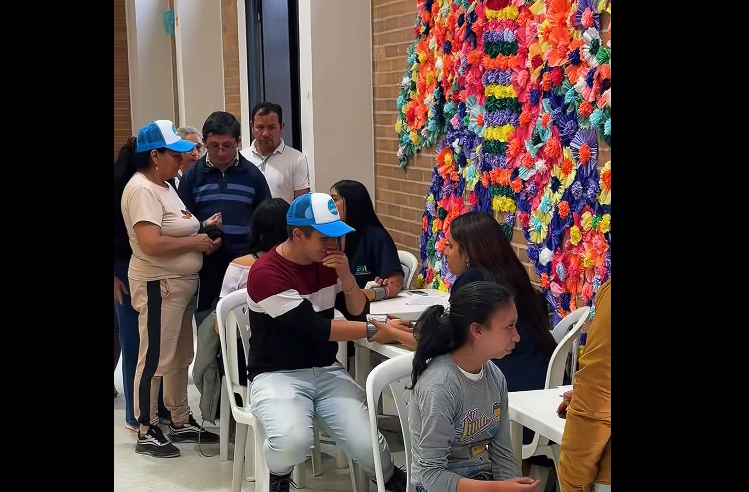 Reconocimiento a la labor de cuidadores de |personas con discapacidad| + Video