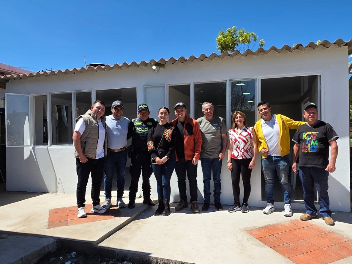 Entrega del |Convenio Solidario| impulsa ampliación de la subestación de |Policía| en La |Plazuela|