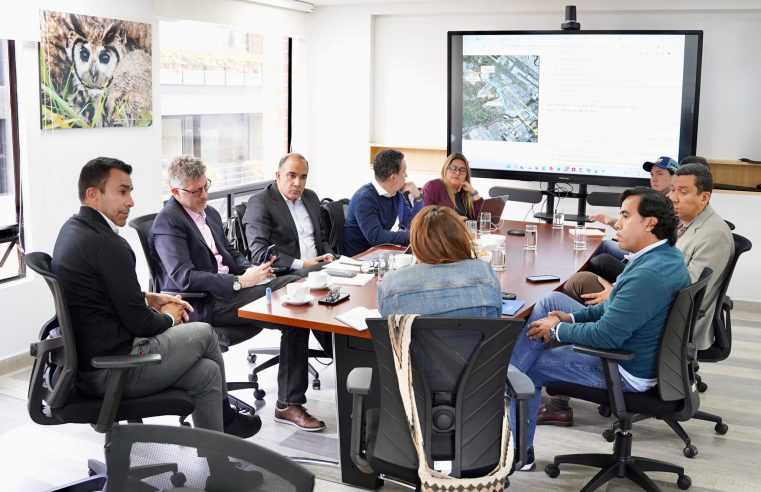 Mesa de trabajo fortalece la coordinación para |obras viales| y redes de |acueducto| en |Cundinamarca|