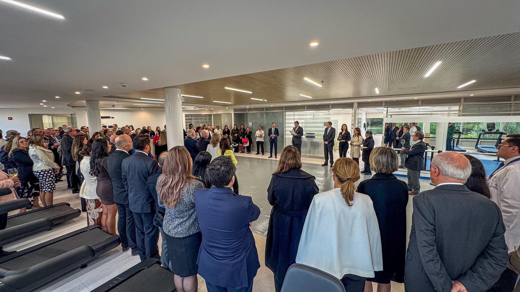 Alcalde de |Chía| participó en la inauguración de nuevas tecnologías de la |Clínica de Marly|