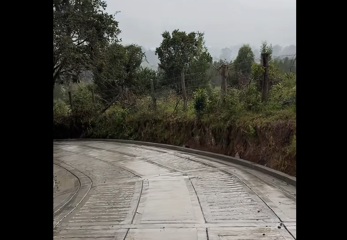 Entrega de |placa huella| mejora la |movilidad| rural en |Río Frío| Occidental, sector |Buenavista| + Video