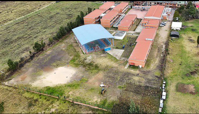 Nueva |torre de aulas| permitirá unificar la |comunidad educativa| de la |I.E.D. Ricardo González| de |Subachoque|