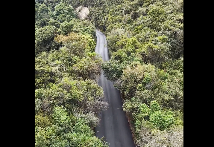 Inversión departamental fortalece la vía |Tabio| – |Subachoque| + Video