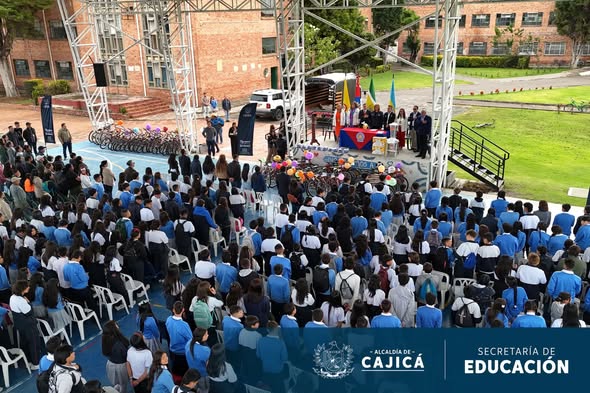 Inversión en |educación| fortalece la movilidad y el |bienestar estudiantil| en |Cajicá|
