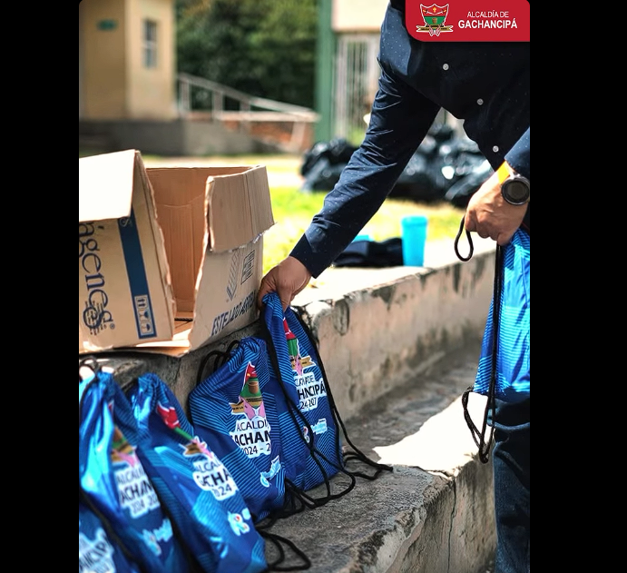 Entrega de |Kits Escolares| fortalece el regreso a clases en |Gachancipá| + Video