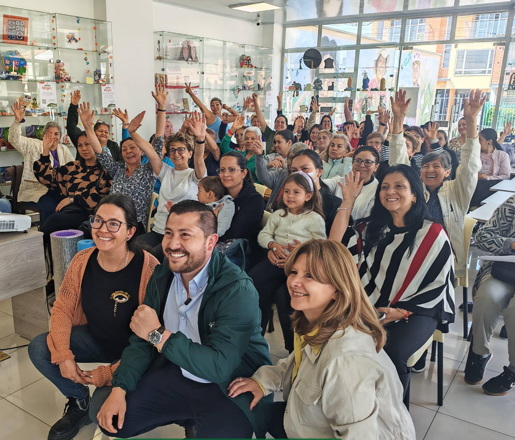 Inician talleres de |Saberes|, |Artes| y Oficios con amplia |participación femenina| en el municipio de |Tenjo|