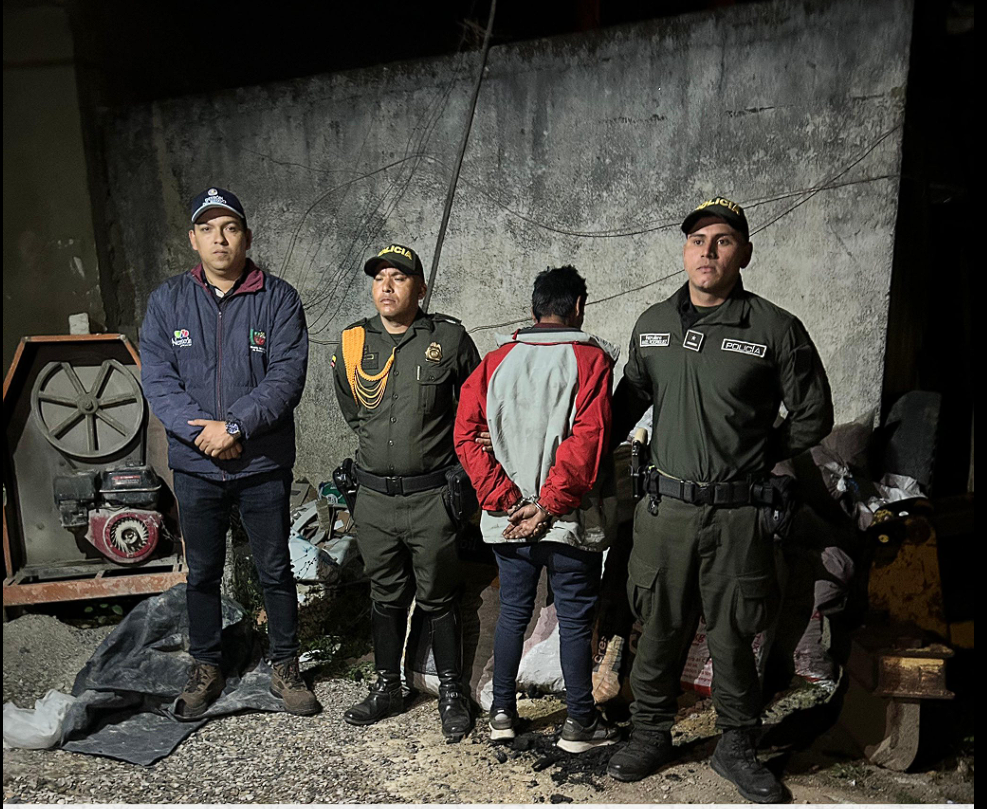Capturan a hombre por |quema ilegal| de carbón vegetal en la |vereda Checua| en |Nemocón|