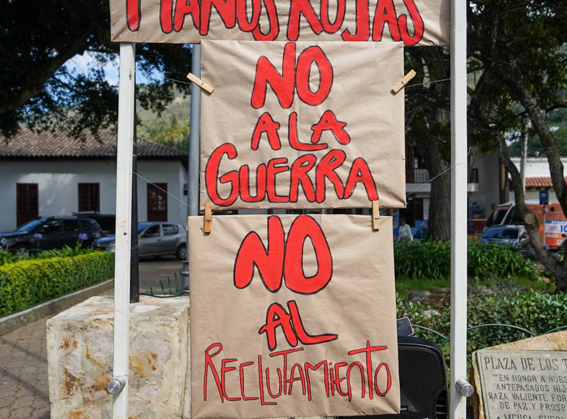|Sopó| conmemoró el |Día de las Manos Rojas| y rechazó el |reclutamiento infantil|