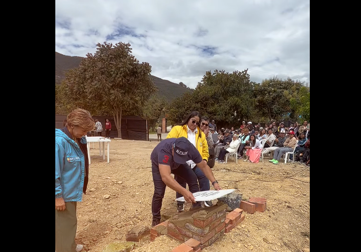 Inicia la construcción de la |Casa Social| de la |Mujer| Cecilia Santana en el municipio de |Tabio| + Video