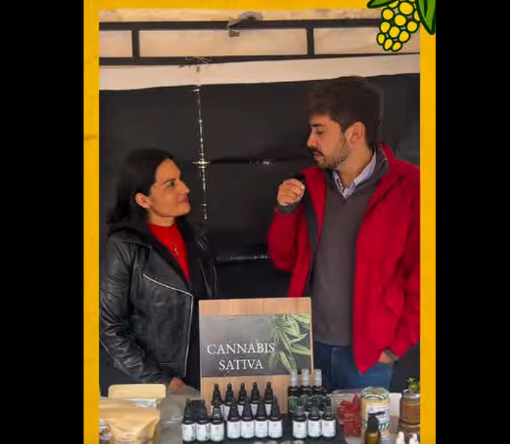 |Mercados Campesinos| llenan de frescura el |Parque Principal| de |Tenjo| + Video