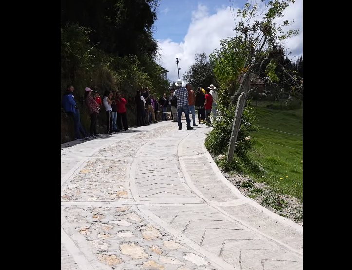 Inaugurada |placa huella| que fortalece la movilidad en |La Plazuela| en |Cogua| + Video