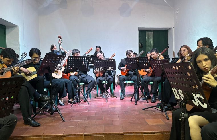 Estudiantina de |Cundinamarca| participa en la |Semana Cultural| “Roca de las Aves” en |Suesca|