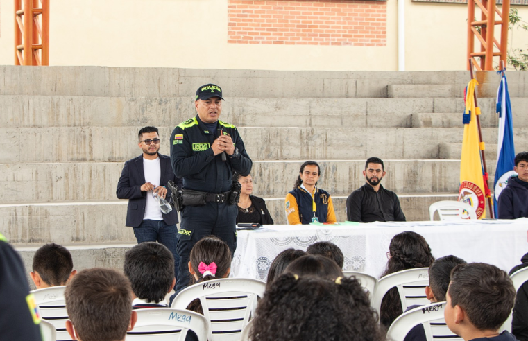 Clausuran |Programa Escolarizado| de la |Policía Nacional| en el municipio de Tabio