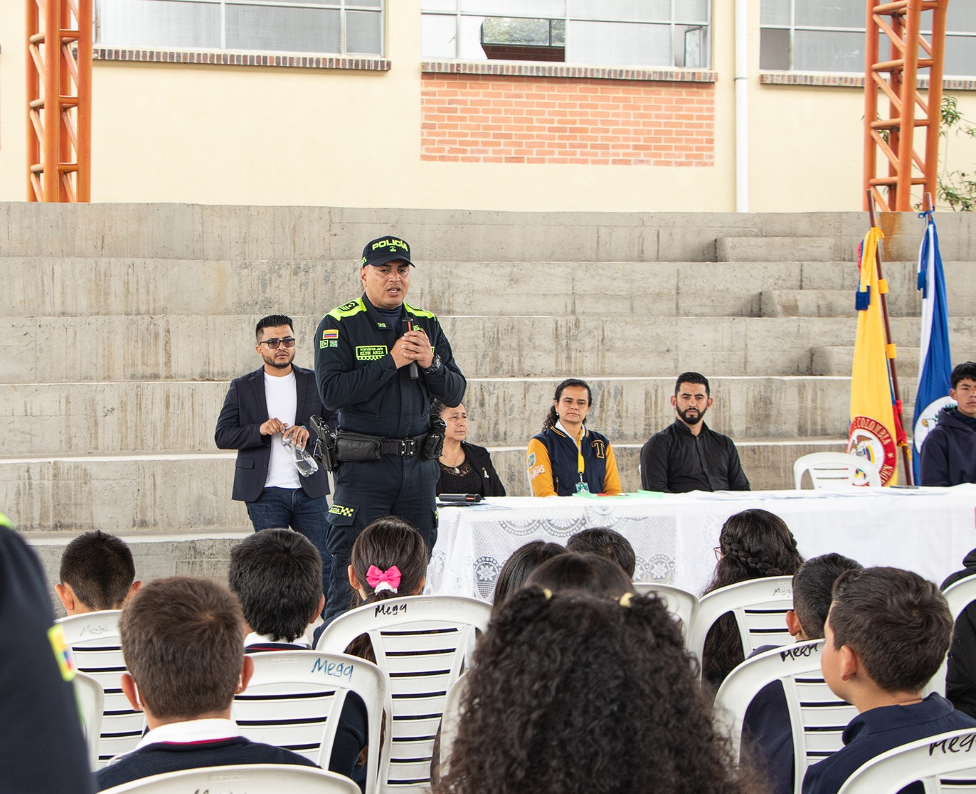 Clausuran |Programa Escolarizado| de la |Policía Nacional| en el municipio de Tabio