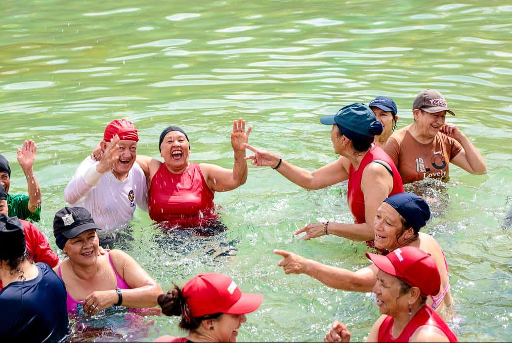 Más de 800 |adultos mayores| se beneficiarán con jornadas de |hidroterapia|