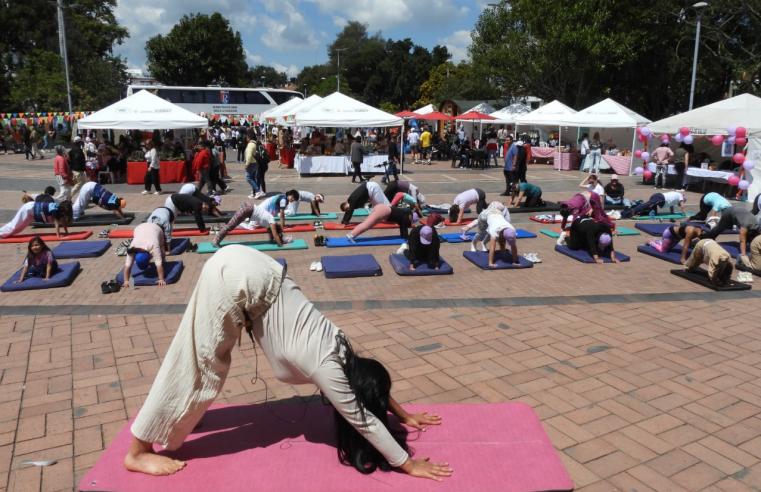 Jornada de “Yoga al Parque” promovió el bienestar y el |amor propio| en el |Mes de la Mujer|