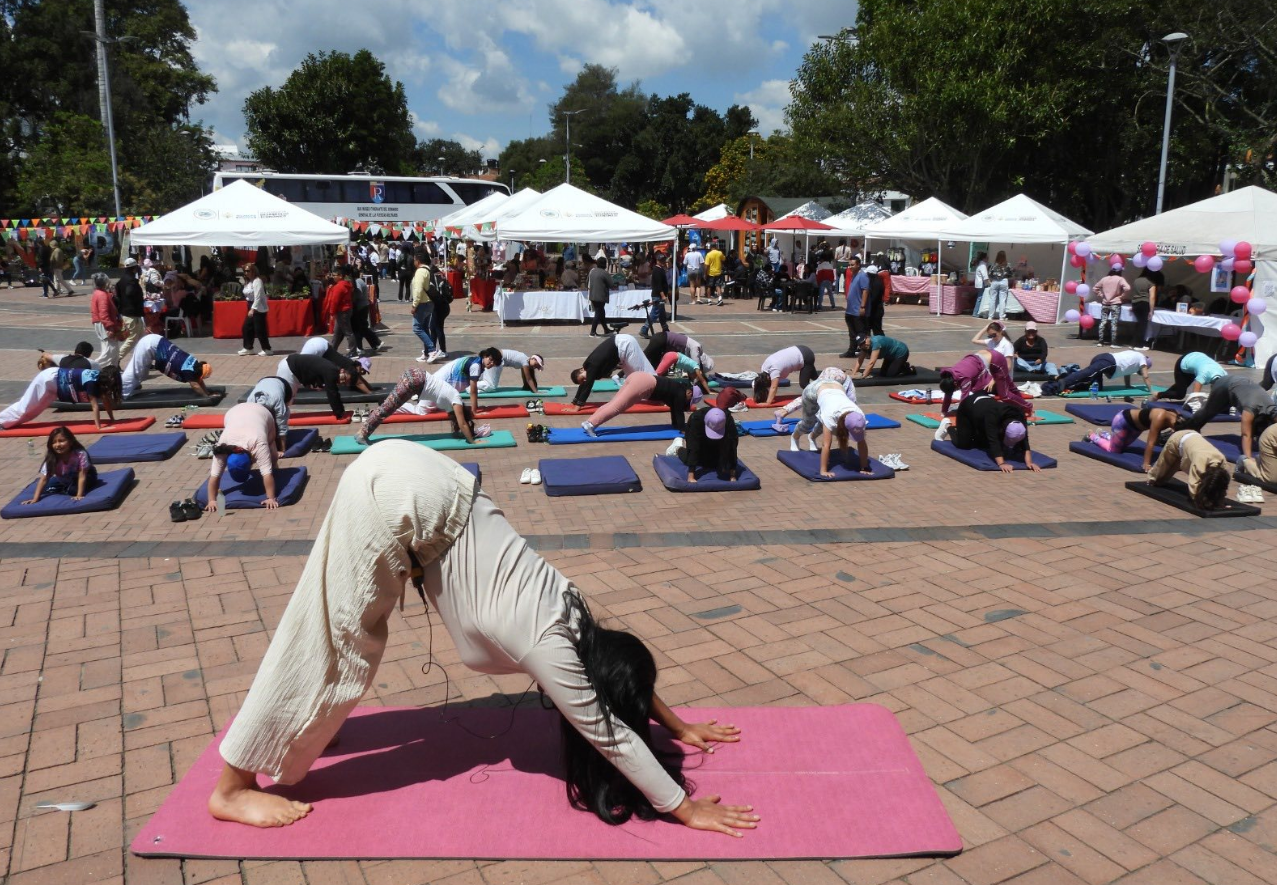 Jornada de “Yoga al Parque” promovió el bienestar y el |amor propio| en el |Mes de la Mujer|
