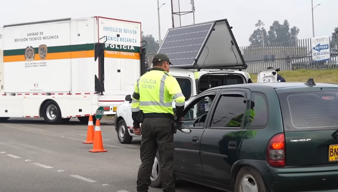 Controles de |emisiones| revelan que 7 de cada 10 |vehículos| no cumplen con la norma + Video