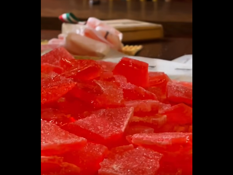 El tradicional |caramelito rojo|, símbolo de identidad y memoria en |Zipaquirá| + Video