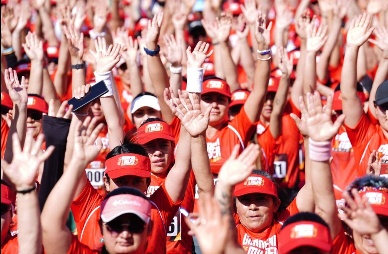 Destacan imágenes y ganadoras de la |Carrera de la Mujer|