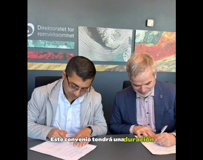 |CAR| firma acuerdo con |Noruega| para desarrollar el primer |satélite| ambiental de |Colombia| + Video