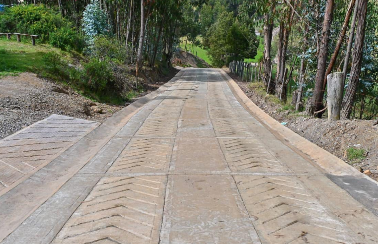 |Cundinamarca| entrega nueva |placa huella| en |Sutatausa| y fortalece inversión con las JAC