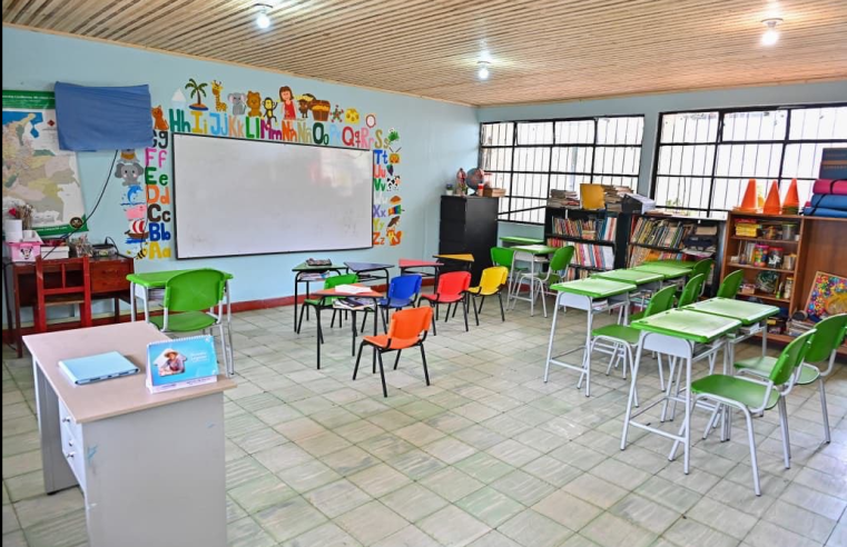 Mejoran |infraestructura educativa| en escuela rural de |Sutatausa|