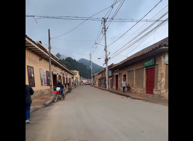 |Nemocón| avanza en el |mejoramiento vial| de sectores estratégicos del municipio + Video