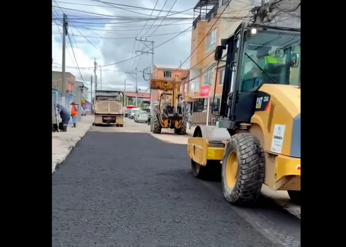 Avanzan trabajos de |reparcheo| para mejorar la |movilidad| en el municipio de |Cajicá|+ Video