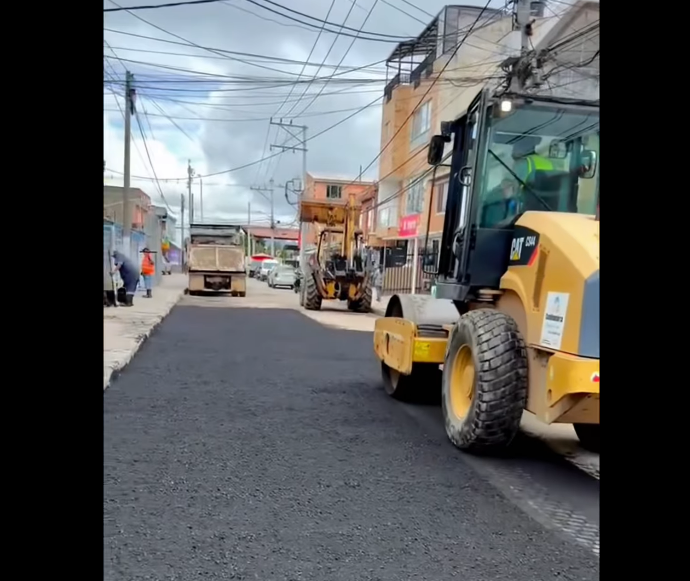 Avanzan trabajos de |reparcheo| para mejorar la |movilidad| en el municipio de |Cajicá|+ Video