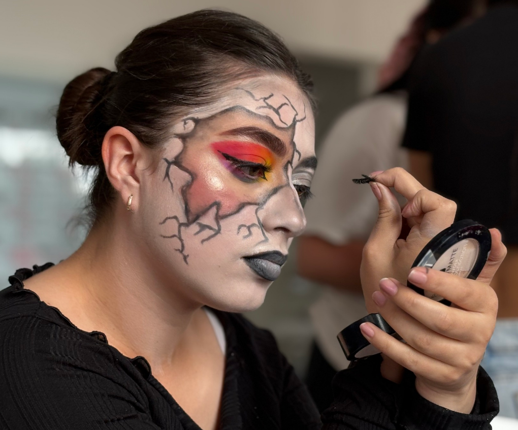 |Casa Social| de la |Mujer| culminó curso de maquillaje artístico en |Cogua|
