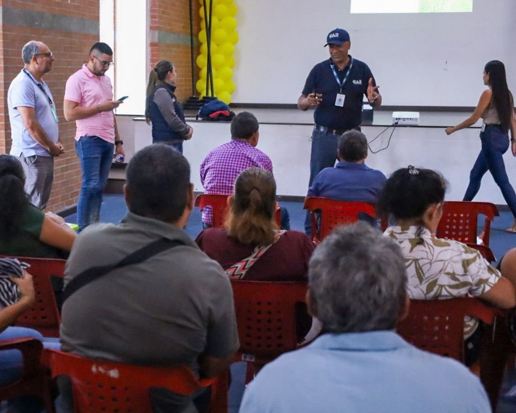 Productores rurales de |Chocontá| fortalecieron conocimientos en |educación financiera|