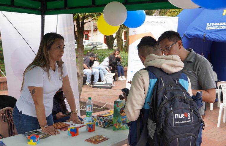 Jóvenes de |Cogua| participaron en |feria educativa| de |Uniminuto|