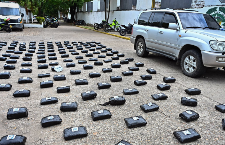 |Incautan| 412 kilos de |marihuana| en puesto de control en |Ricaurte|
